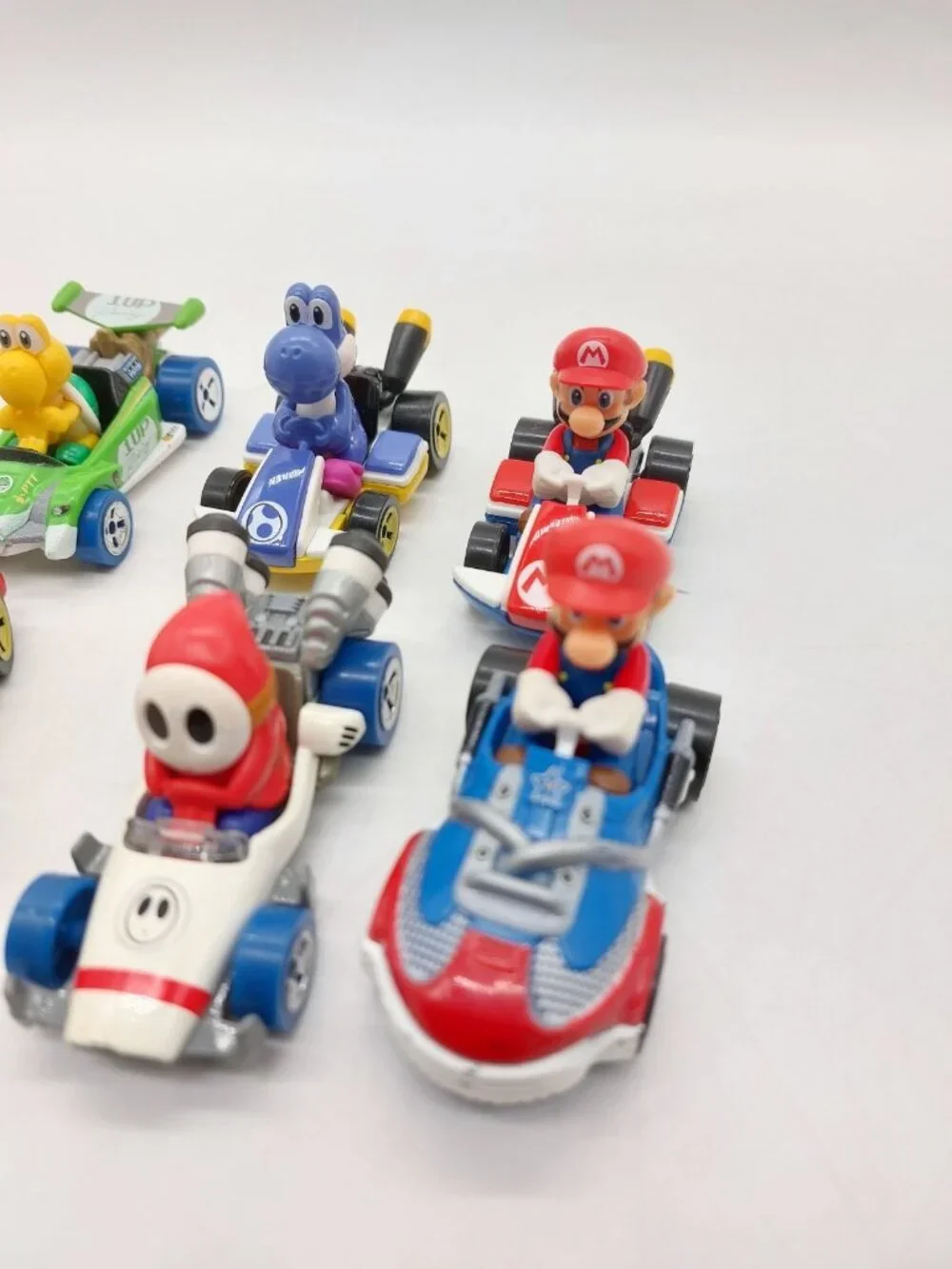 Hot Wheels Mario Kart Lot Of 8 Mario, Yoshi, Shy Guy, Peaches, Lugi, Koopa